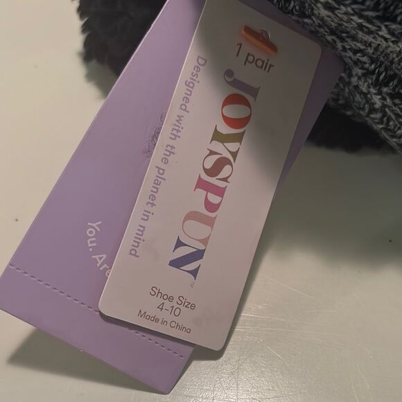 Kids Black and Gray Knit fuzzy slippers brand new - Picture 3 of 3